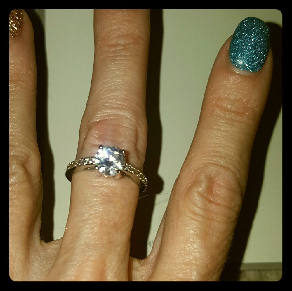 925 stamped, Cubic zirconia stones, gorgeous 😍